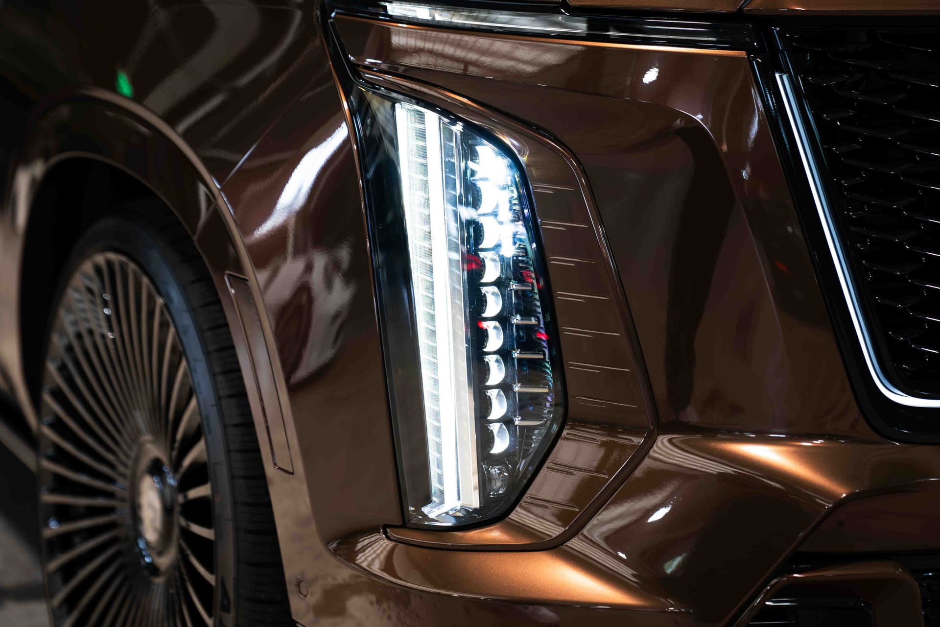 2025 Cadillac Escalade V — photo 10