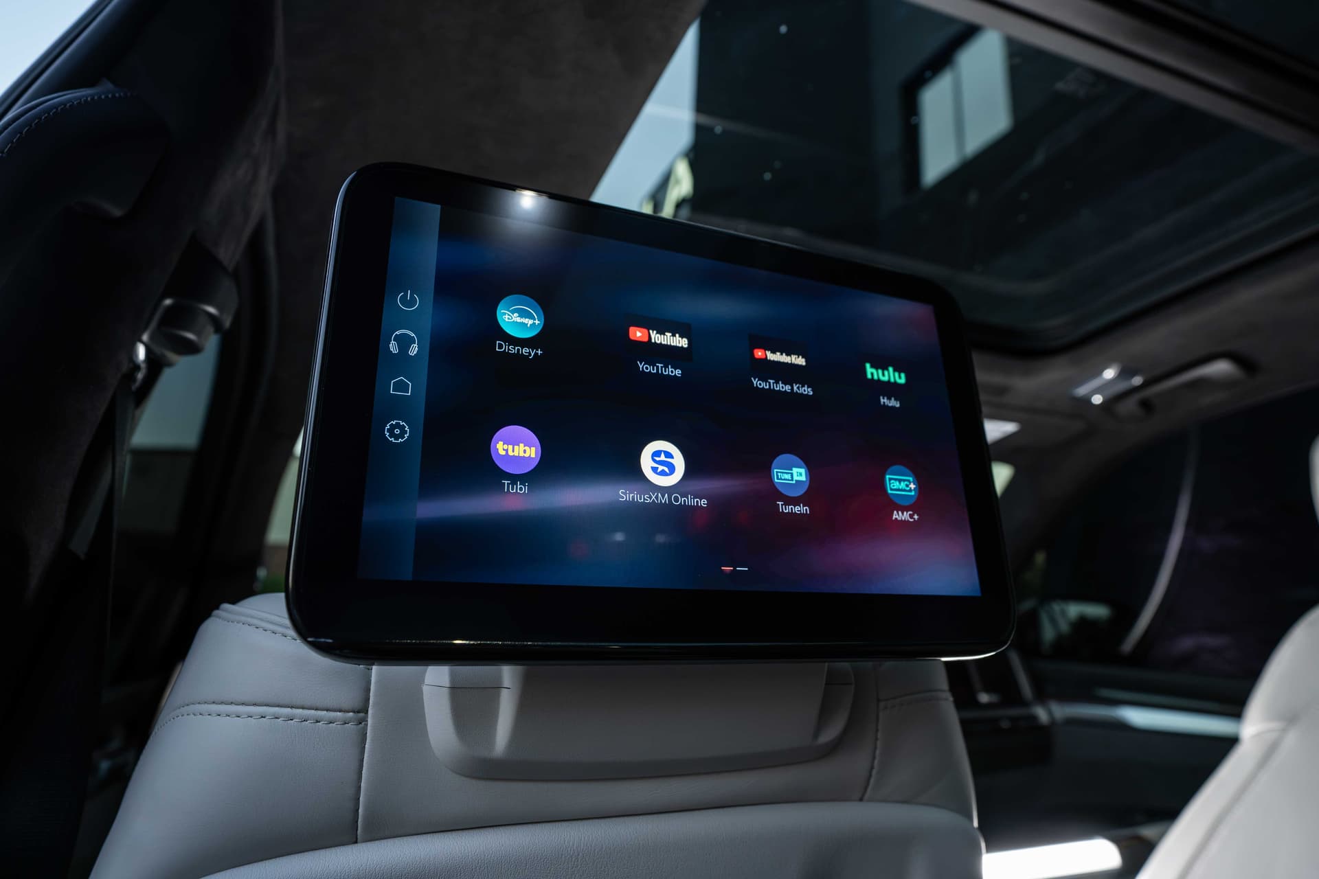 2025 Cadillac Escalade V — photo 19
