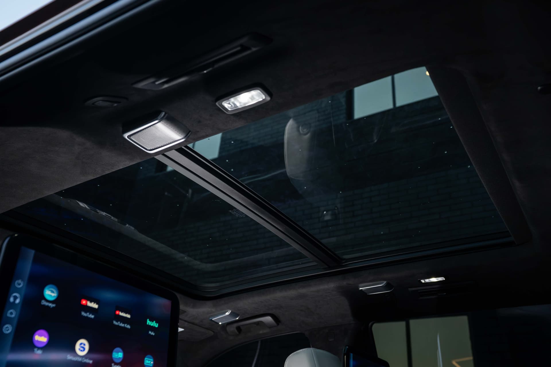2025 Cadillac Escalade V — photo 20