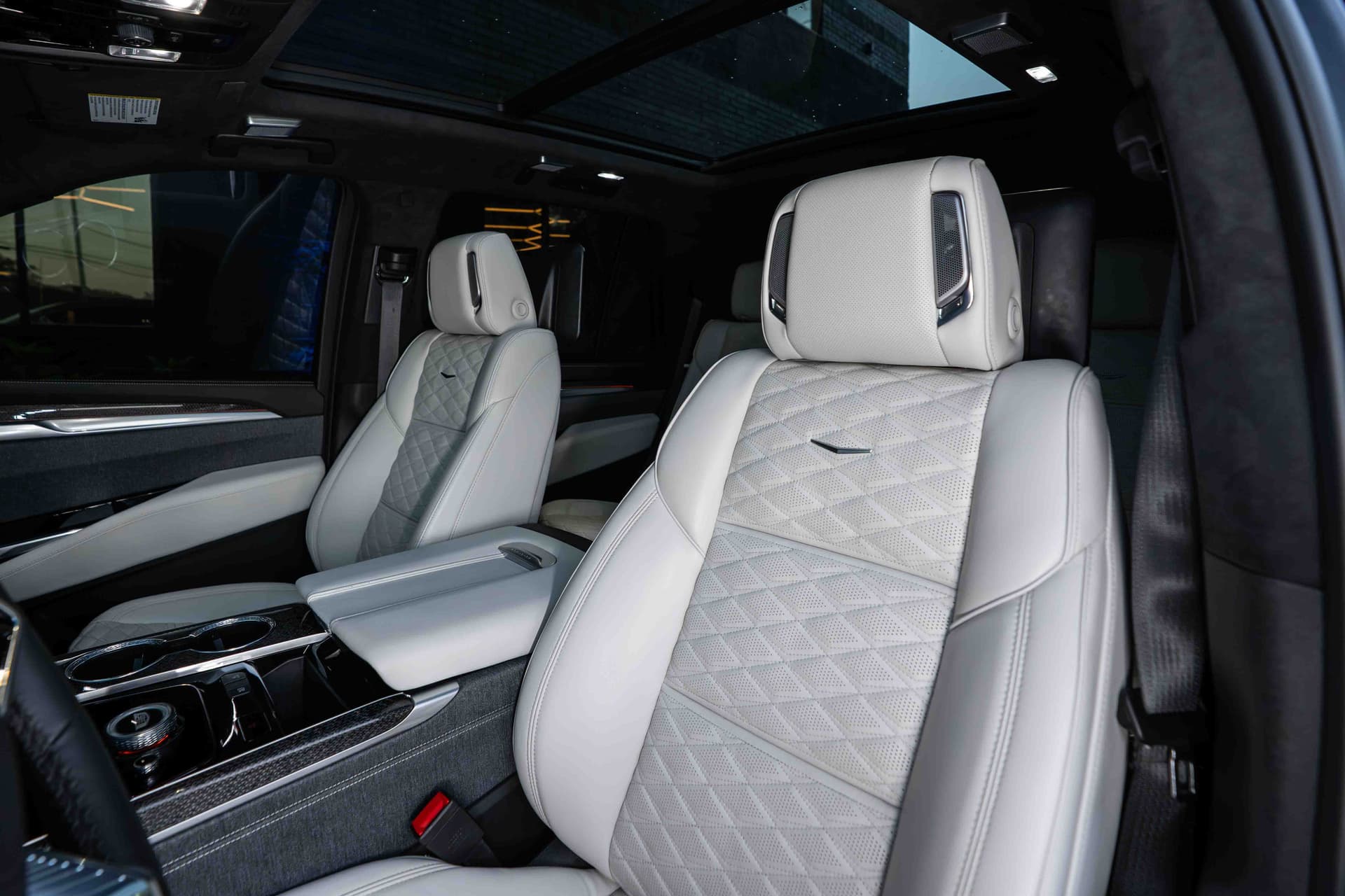 2025 Cadillac Escalade V — photo 24