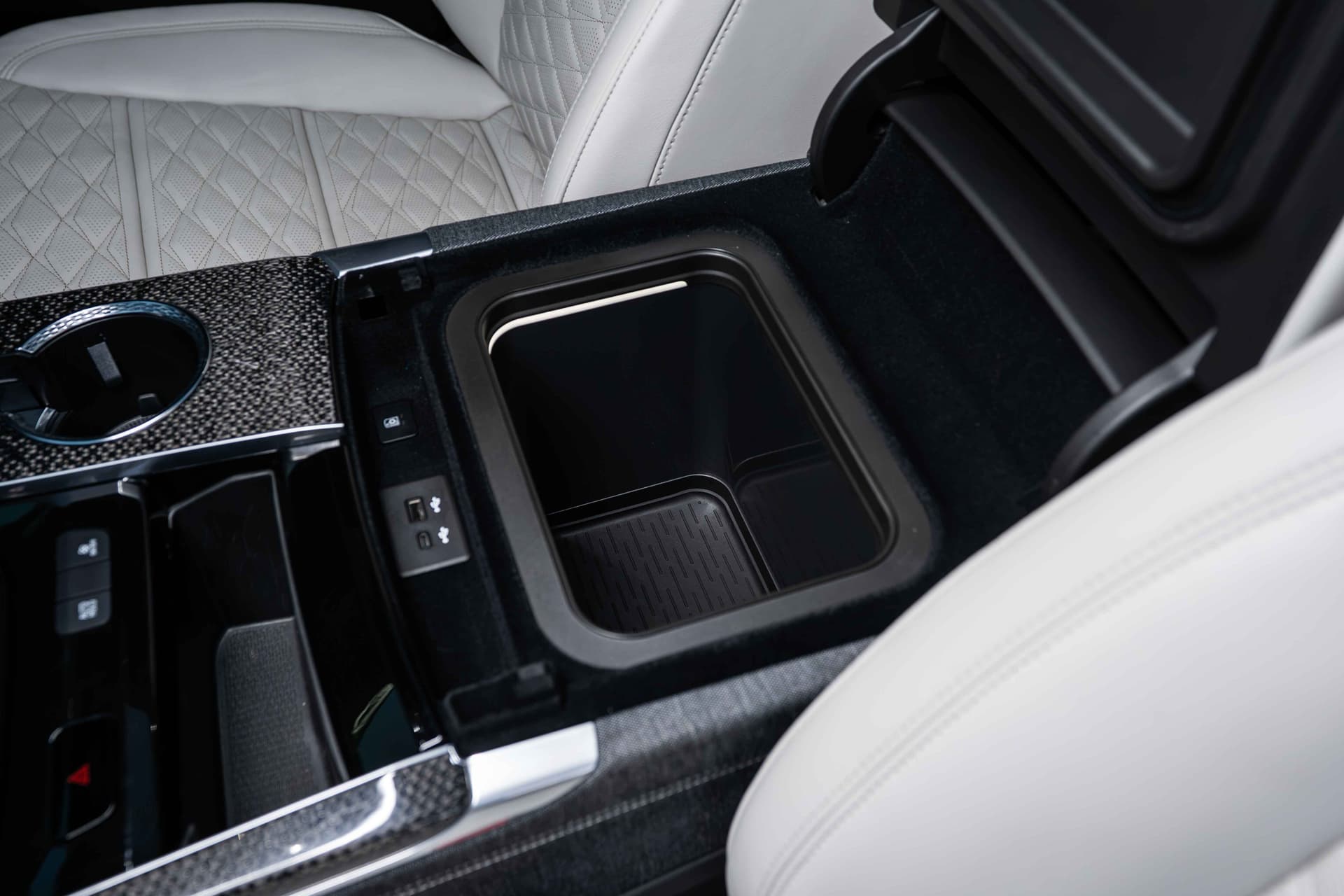 2025 Cadillac Escalade V — photo 25