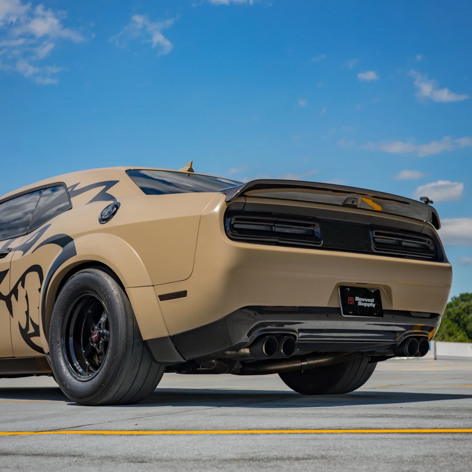 Dodge Challenger SRT Hellcat Widebody — photo 2