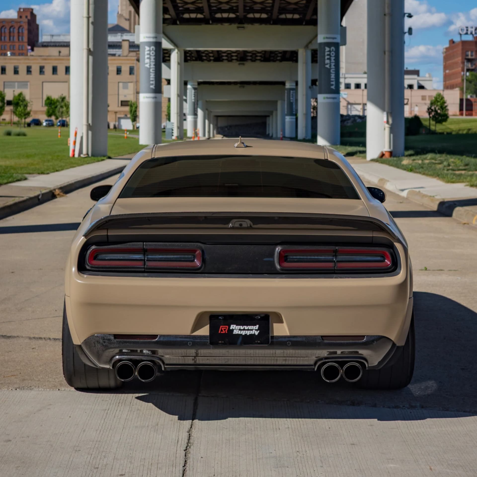 Dodge Challenger SRT Hellcat Widebody — photo 11