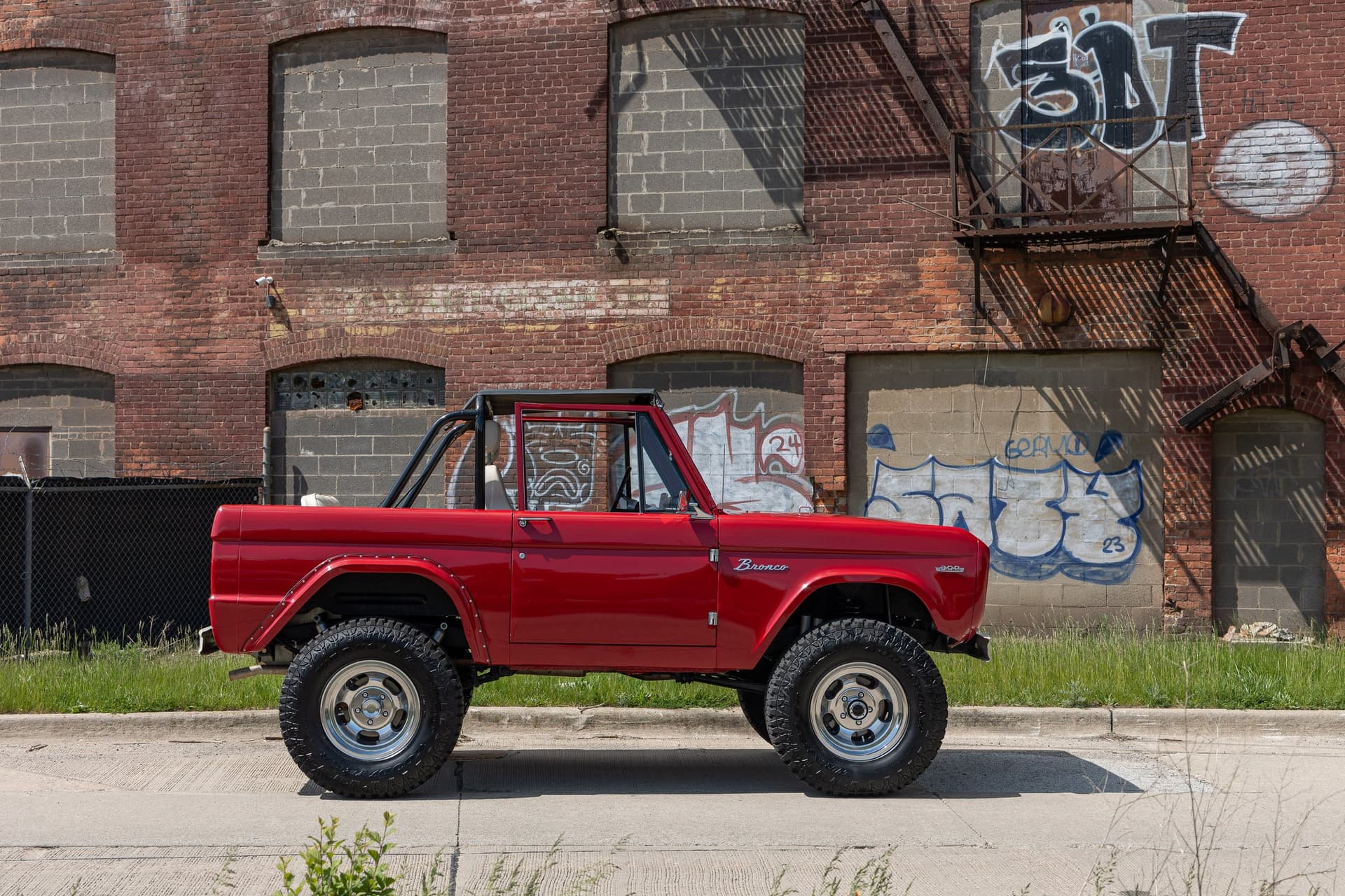 Win a '69 Ford Bronco — 347 Stroker, Holley Sniper EFI